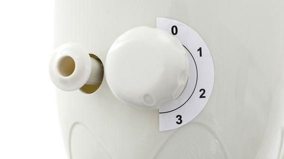 Ba mức gió Quạt đứng Midea FTS40-17VD