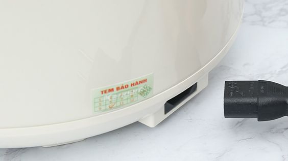 Nồi cơm điện Kangaroo KG18RC3 dễ di chuyển