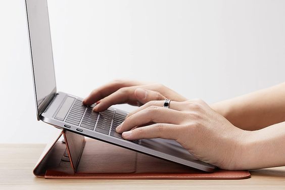 Túi chống sốc Hypershield Sand & go sleeve Macbook Pro 15/16'' 88