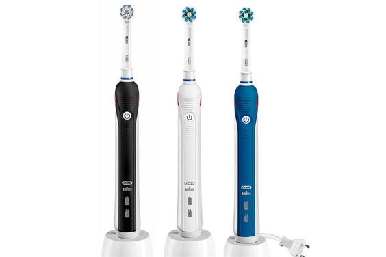 Bàn chải điện oral B có tính năng đánh răng 3D