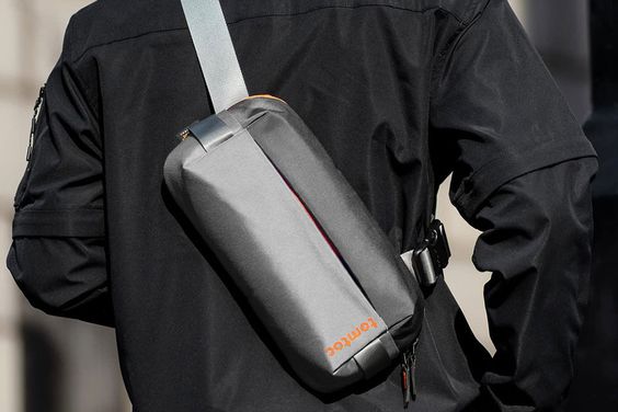 Túi đeo chéo Tomtoc Lightweigh Sling Bag 2