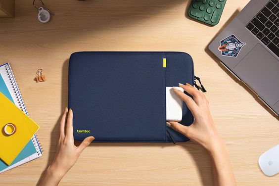 Túi chống sốc Tucano Protective Macbook Pro 13"