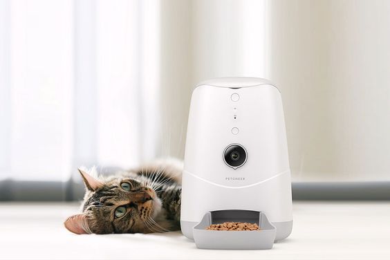 Máy cho thú cưng ăn tự động có camera Petoneer PF002 chính hãng, giá rẻ