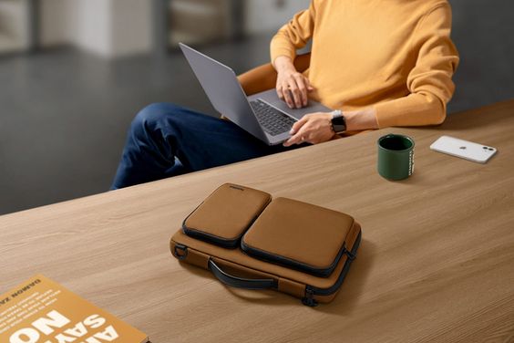Túi đeo Tomtoc Shoulder Bags Macbook Pro/Air 14'' 5