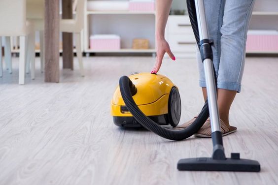 Máy hút bụi có dây dạng đứng