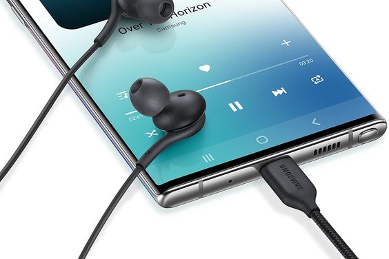 Tai nghe AKG USB-C