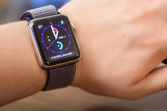 Apple Watch SE eSIM 44mm Sport Loop