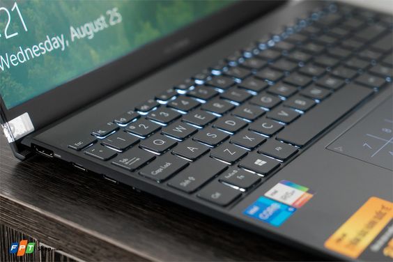 Asus ZenBook 13 UX325EA-KG658W (Ảnh 4)