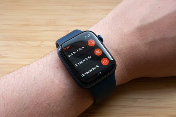 Tập luyện hiệu quả những môn thể thao yêu thích với Apple Watch Series 6 44mm