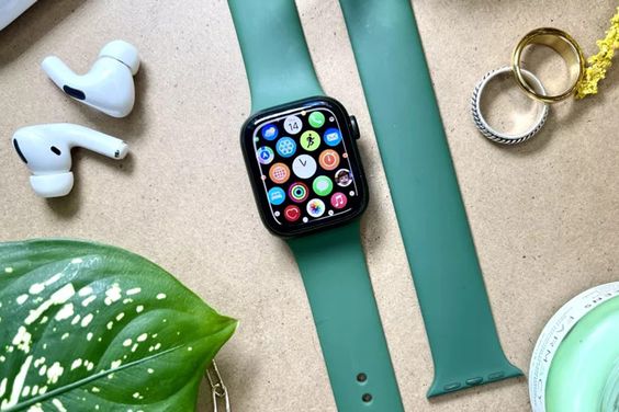 ứng dụng Apple Watch Series 7 GPS + Cellular 41mm viền nhôm dây cao su