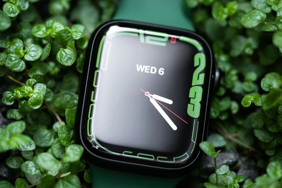 màn hình Apple Watch Series 7 GPS + Cellular 41mm viền nhôm dây cao su