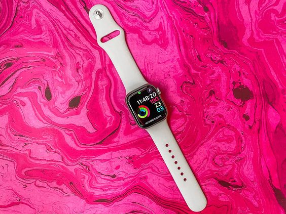 Apple Watch Series 7 GPS + Cellular 41mm viền nhôm dây cao su