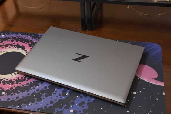 HP ZBook Firefly 14 G8 (Ảnh 1)