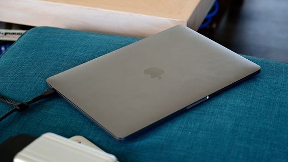 làm mát MacBook Pro M1 2020