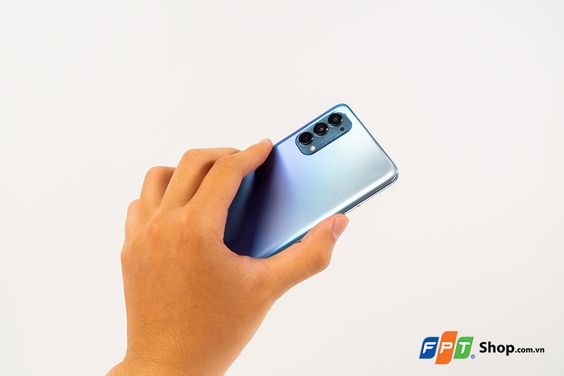 Thiết kế OPPO Reno4