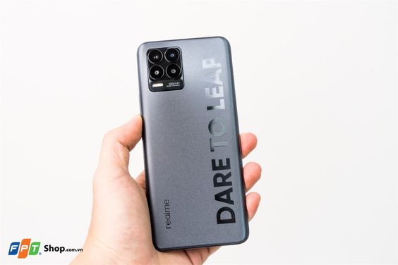 thiết kế Realme 8 Pro