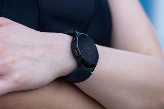 thiết kế Samsung Galaxy Watch 4 LTE 40mm