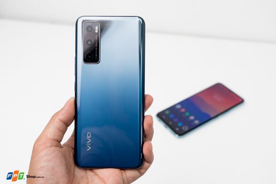 Điện thoại Vivo V20 SE | Bộ 3 camera sau thời thượng