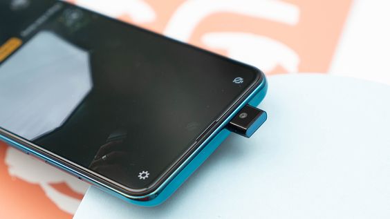 Vsmart Active 3 6GB | Cụm camera selfie trượt