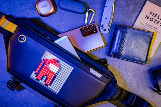 Túi đeo chéo màn hình LED Divoom Pixoo Sling Bag