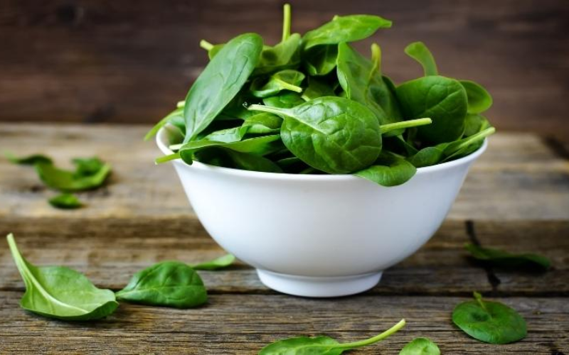 Cách nấu canh rau ngót không có thịt (ảnh 2)