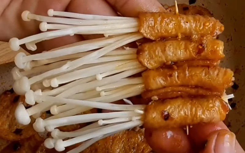 thịt cuộn nấm kim châm chay (ảnh 6)