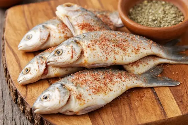 Có nên ướp cá trước khi rán không? Những điều người nội trợ cần biết để tránh làm mất vị ngọt của cá