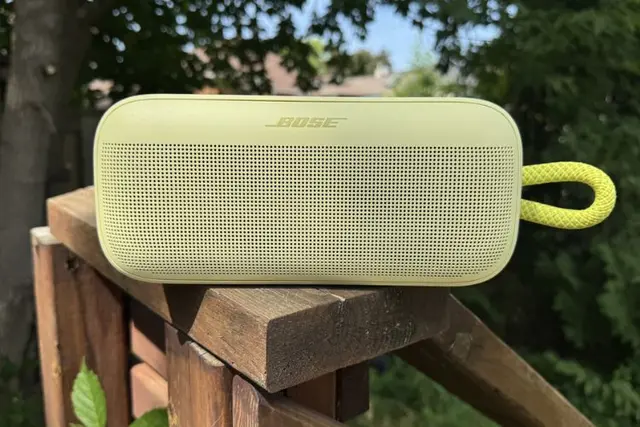 Đánh giá loa Bose SoundLink Plus: Âm thanh mạnh mẽ, pin 20 giờ, chống nước IP67