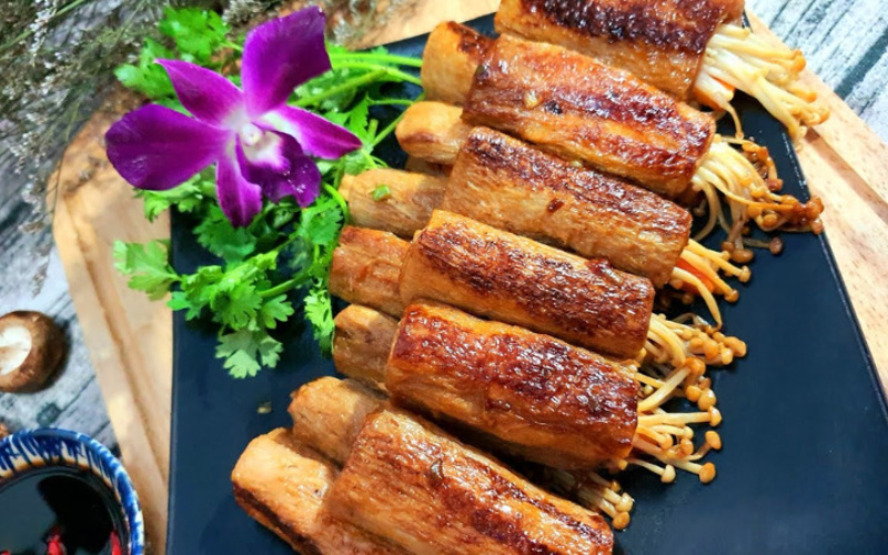 thịt cuộn nấm kim châm chay (ảnh 7)