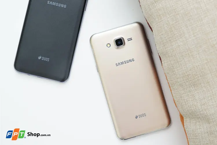 Samsung Galaxy J7 chính hãng