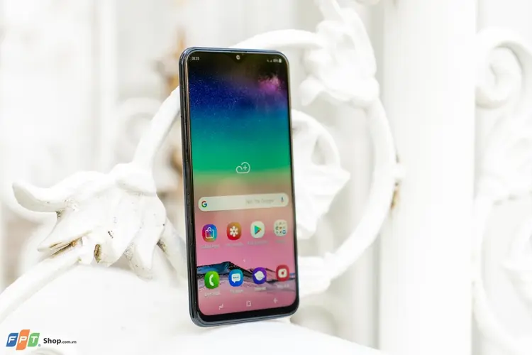 Samsung Galaxy M20 - Camera kép, Pin trâu 5000 mAh