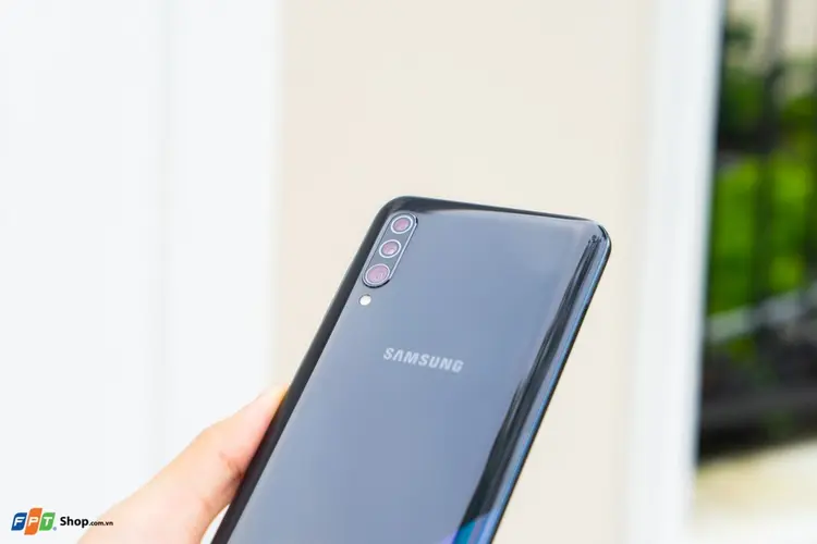 Samsung Galaxy A30s, 3 camera sau chuyên nghiệp