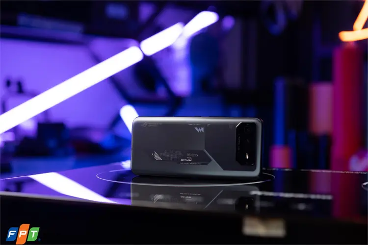Asus ROG Phone 6 Batman Edition | Thiết kế mạnh mẽ