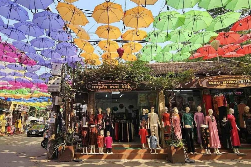 Làng lụa Vạn Phúc