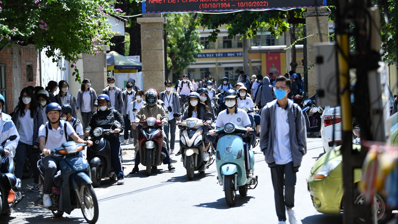 15 tuổi chạy xe 50cc phạt bao nhiêu?