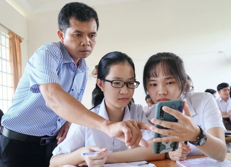 17 tuổi mua điện thoại trả góp được không 5
