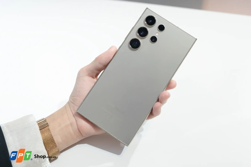 1993 mua điện thoại màu gì 3