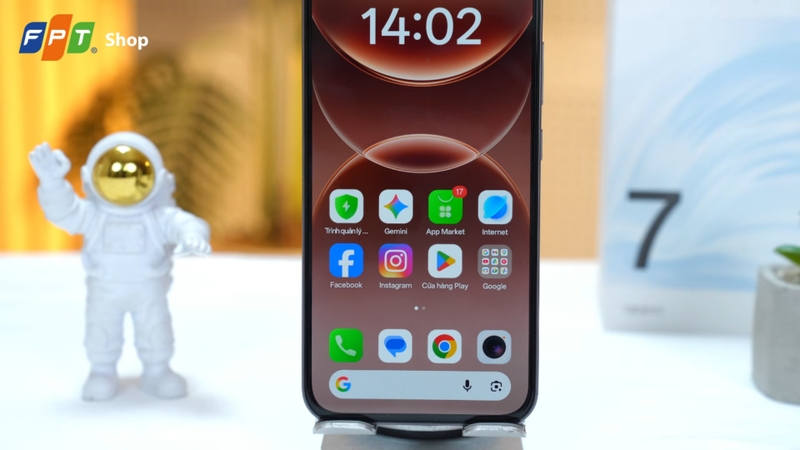 Công nghệ sạc nhanh SUPERVOOC 45 W đi kèm giúp rút ngắn đáng kể thời gian sạc