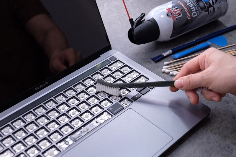 Giá vệ sinh MacBook - 4