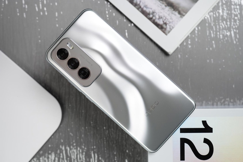 So sánh Samsung Galaxy A56 vs OPPO Reno12 - 2