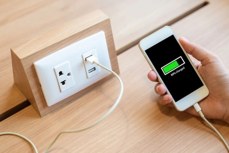 ổ cắm USB gắn tường (1)
