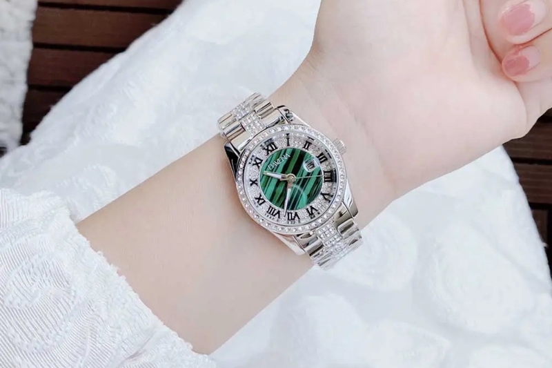 Mức giá đồng hồ Davena trên thị trường
