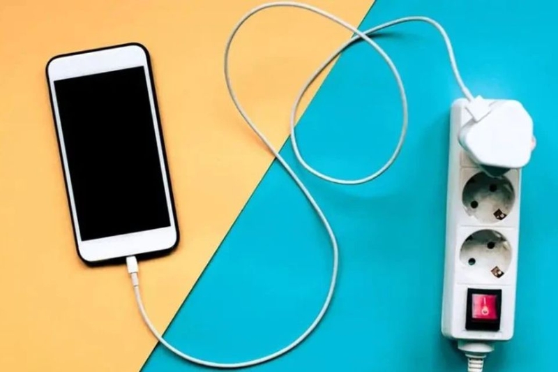 Pin điện thoại nên kéo dài bao lâu trong một ngày?