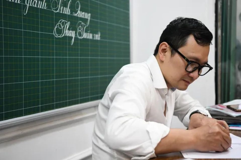 Dựa vào sở thích của thầy