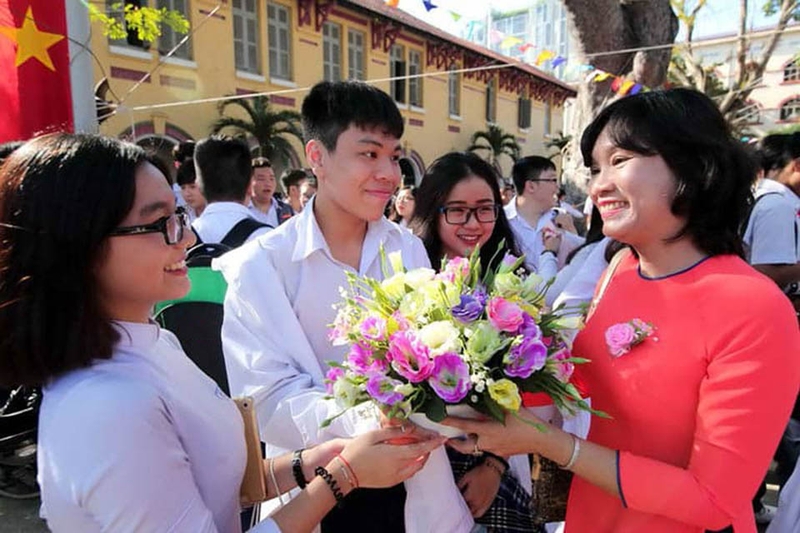 20/10 có tặng quà cho cô giáo không 3