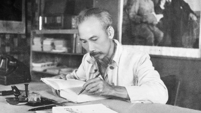 Chủ tịch Hồ Chí Minh đã ký Sắc lệnh số 65/SL vào ngày 23/11