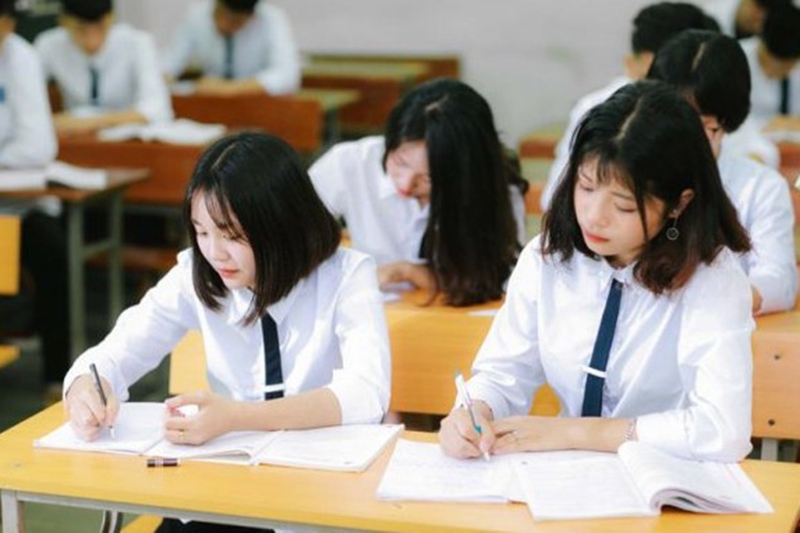23 điểm khối C01 nên chọn trường nào 1