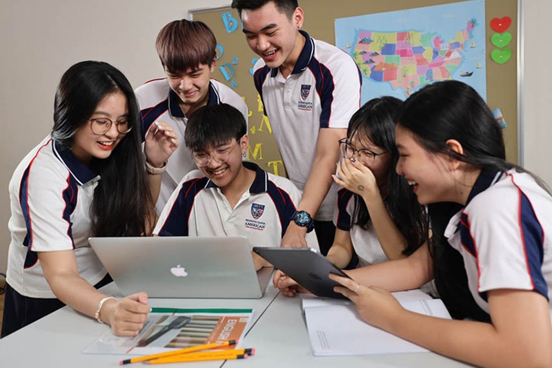 23 điểm khối C01 nên chọn trường nào 2
