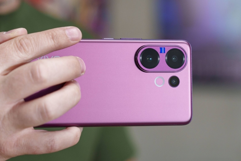 Đánh giá Vivo V60 (6)