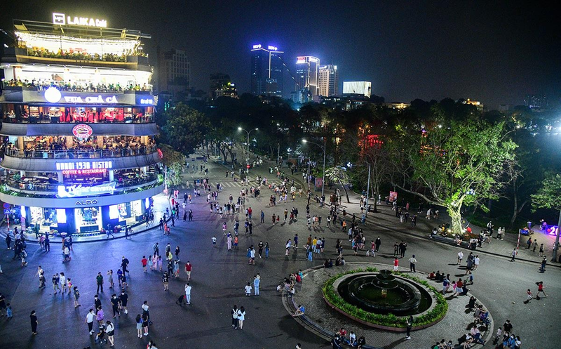 Phố đi bộ hồ Hoàn Kiếm và phố cổ Hà Nội